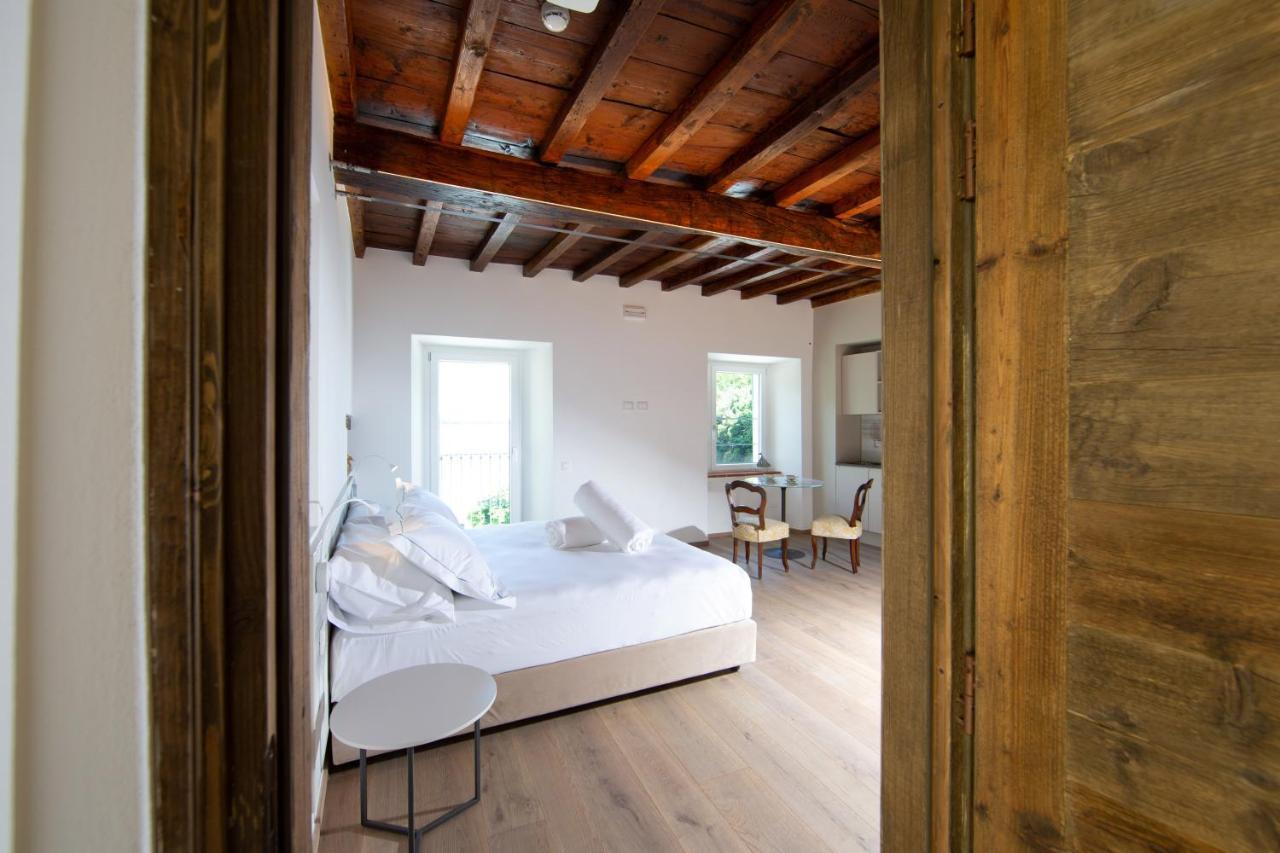 Casa Castagna 1620 Bed & Breakfast Mergozzo Exterior photo