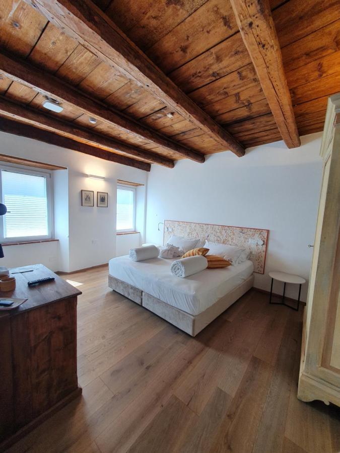 Casa Castagna 1620 Bed & Breakfast Mergozzo Exterior photo